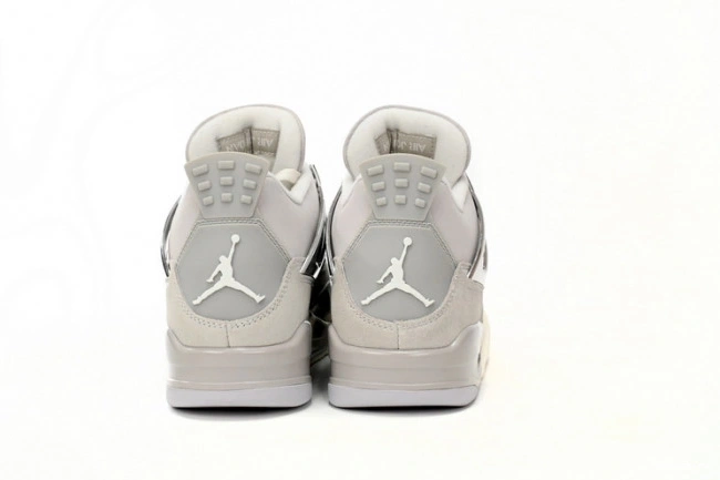 One Kick AQ9129-001 4 WMNS Air Jordan Moments Frozen 0801